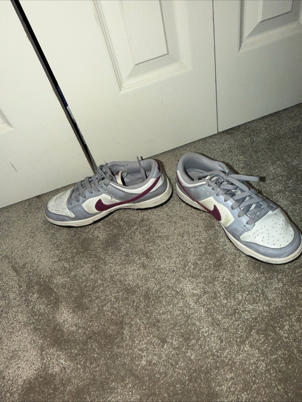 Nike Dunk Low in White, Light Grey & Maroon Accents sz 7 - Picture 6 of 6